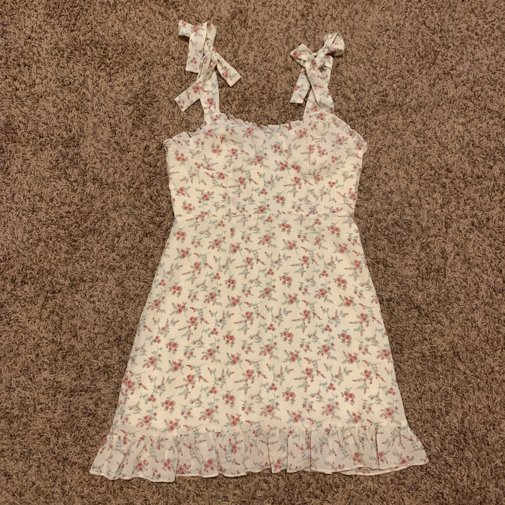 Forever 21 White Floral Dress (Size S)